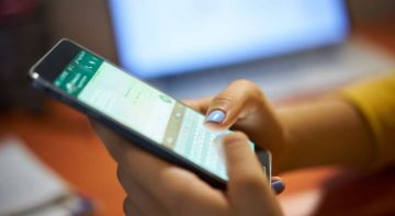 امرأة تطلب الطلاق بسبب رسائل مهينة من زوجها على واتس أب امرأة تطلب الطلاق بسبب رسائل مهينة من زوجها على واتس أب