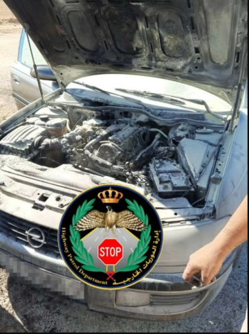 إخماد حريق مقدمة مركبة على طريق رأس النقب دون إصابات