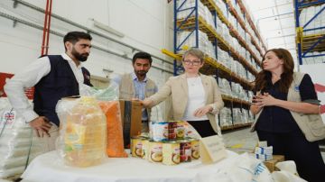 الخارجية البريطانية: مستودعات الأردن ممتلئة بالمساعدات الإنسانية لغزة الخارجية البريطانية: مستودعات الأردن ممتلئة بالمساعدات الإنسانية لغزة