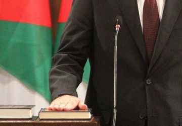 السنيد يكتب: فرق بين من يخدم وطنه، ومن يخدم نفسه عاجل السنيد يكتب: فرق بين من يخدم وطنه، ومن يخدم نفسه عاجل