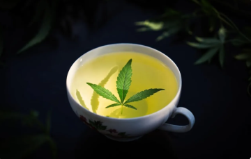 شاي صيني يطيح برخصة قيادة رجل في سانت بطرسبرغ! شاي صيني يطيح برخصة قيادة رجل في سانت بطرسبرغ!