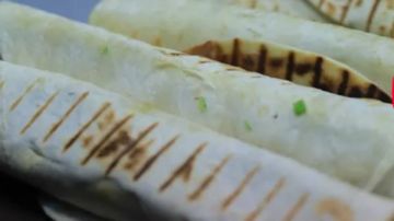 طريقة عمل سندوتش فاهيتا.. بأسهل الخطوات