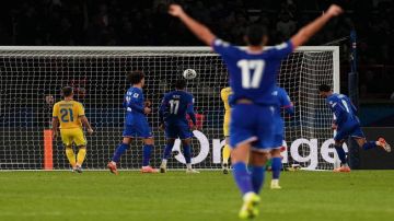 فرنسا تهزم أوكرانيا وتتأهل لكأس العالم