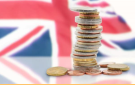 الحكومة البريطانية تقترض أكثر من المتوقع منذ بداية السنة المالية