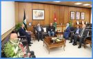 بحث تعزيز التعاون بمجال تنشيط السياحة والتجارة في إربد