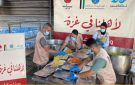 الهيئة الخيرية الأردنية تواصل جهودها الإغاثية في غزة بتوزيع وجبات ساخنة للأسر المحتاجة - jo