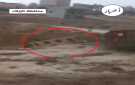 أبو الزيغان تغرق: سيول تجرف حافلة والأهالي يطالبون بحلول عاجلة لتصريف مياه الأمطار .. فيديو