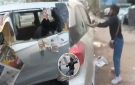هندية تنتقم من زوجها بسبب النفقة وتحطم سيارته في فيديو موثق