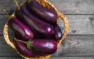سيدتي .. الباذنجان ليس للمقلوبة فقط بل مفيد لجمالك