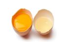 بياض البيض أم البيض الكامل.. أيهما أفضل للجسم؟