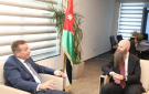 الأردن.. ماذا يفعل السفير الأميركي في وزارة الزراعة؟