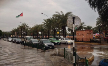 هطولات غزيرة ورعدية بمناطق في العقبة وتحذيرات من السيول هطولات غزيرة ورعدية بمناطق في العقبة وتحذيرات من السيول