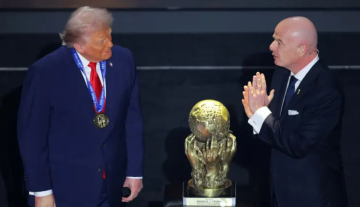 إنفانتينو يسلم ترامب جائزة فيفا للسلام