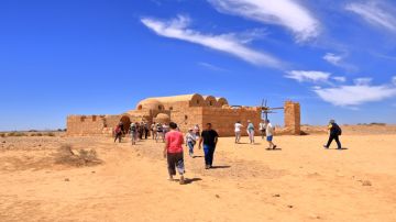 ارتفاع عدد السياح المبيت بنسبة 11 خلال 11 شهرا من العام الحالي ارتفاع عدد السياح المبيت بنسبة 11 خلال 11 شهرا من العام الحالي