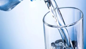  مضغ الماء .. طريقة جديدة لترطيب الجسم وتحسين الهضم