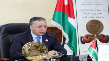 وزير الصناعة: أتمتة الخدمات بنسبة 100 العام المقبل وزير الصناعة: أتمتة الخدمات بنسبة 100 العام المقبل