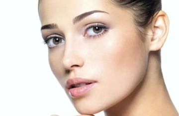 5 أقنعة طبيعية لشد البشرة واستعادة نضارتها