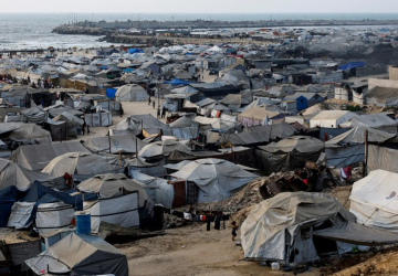 شهداء بنيران الاحتلال والأمطار تغرق خيام النازحين شهداء بنيران الاحتلال والأمطار تغرق خيام النازحين