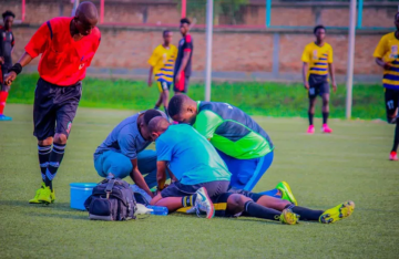 وفاة لاعب كرة قدم وسط مباراة رسمية بسبب  تميمة سحرية 