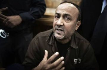 اتصال هاتفي مجهول يحدث صدمة واسعة وسط عائلة ومقربي مروان البرغوثي