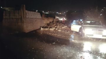 السيول تغلق طريق الشاكرية بالديسي وتحذيرات للسائقين السيول تغلق طريق الشاكرية بالديسي وتحذيرات للسائقين