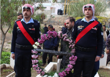 الأمن يشارك بتشييع جثمان العقيد المتقاعد الشلول الأمن يشارك بتشييع جثمان العقيد المتقاعد الشلول