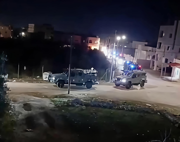 بالصور مشاجرة في منطقة الصريح باربد .. والأمن يتدخل بالصور مشاجرة في منطقة الصريح باربد .. والأمن يتدخل