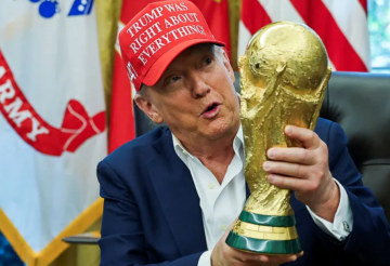 ترامب يحضر قرعة كأس العالم في حفل استعراضي صمم خصيصا له ترامب يحضر قرعة كأس العالم في حفل استعراضي صمم خصيصا له