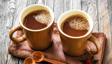 مشروبان صحيان يحاربان أضرار الجلوس لساعات طويلة في العمل مشروبان صحيان يحاربان أضرار الجلوس لساعات طويلة في العمل