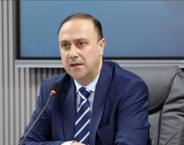 المومني يهنئ النشامى بتأهلهم لنصف نهائي كأس العرب المومني يهنئ النشامى بتأهلهم لنصف نهائي كأس العرب