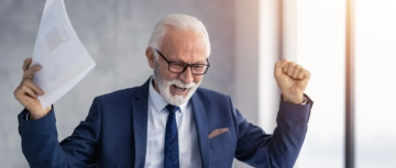 بعد 19 عاما على التخرج.. أردني يوثق تعيينه الحكومي المتأخر بروح ساخرة