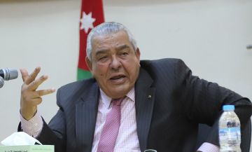 حين يتكلم عبدالرؤوف الروابدة وتتكشف أزمة الدولة: أسئلة لا يمكن تجاهلها بعد اليوم! عاجل حين يتكلم عبدالرؤوف الروابدة وتتكشف أزمة الدولة: أسئلة لا يمكن تجاهلها بعد اليوم! عاجل