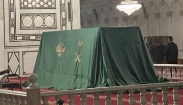 ماذا تخبئ الرياض لدمشق؟ هدية سعودية غامضة تظهر داخل الجامع الأموي ماذا تخبئ الرياض لدمشق؟ هدية سعودية غامضة تظهر داخل الجامع الأموي