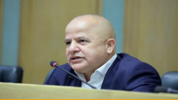 العوايشة يقارن بين رؤساء الحكومات ويعلق على أداء الرزاز والخصاونة العوايشة يقارن بين رؤساء الحكومات ويعلق على أداء الرزاز والخصاونة