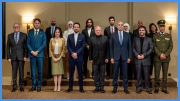 الملك يلتقي فريق الجناح الأردني في إكسبو الملك يلتقي فريق الجناح الأردني في إكسبو