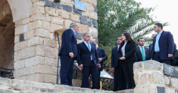 وزير السياحة: بدء ترميم قرية ومتحف أم قيس وفق خطة شاملة لتعزيز السياحة شمال الأردن وزير السياحة: بدء ترميم قرية ومتحف أم قيس وفق خطة شاملة لتعزيز السياحة شمال الأردن