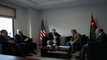 السفير الأميركي والتز يشيد بشراكة الأردن في دعم الفلسطينيين السفير الأميركي والتز يشيد بشراكة الأردن في دعم الفلسطينيين