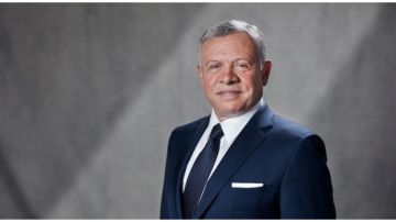 الملك يهنئ أمير دولة الكويت بذكرى توليه مقاليد الحكم