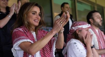 الملكة رانيا تهنئ النشامى بتأهلهم إلى نهائي كأس العرب 2025 الملكة رانيا تهنئ النشامى بتأهلهم إلى نهائي كأس العرب 2025