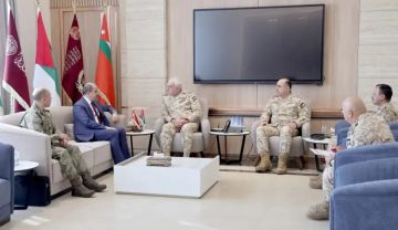 رئيس هيئة الأركان المشتركة يستقبل السفير التركي في عمان رئيس هيئة الأركان المشتركة يستقبل السفير التركي في عمان