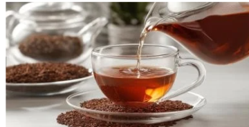 شاي في الخمسينات .. فنجان يومي يحمي عظامك من الهشاشة شاي في الخمسينات .. فنجان يومي يحمي عظامك من الهشاشة