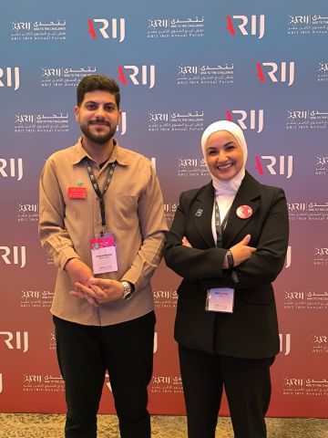 طالب من إعلام الزرقاء يفوز بجائزة أفضل مجموعة صور في ملتقى أريج الثامن عشر طالب من إعلام الزرقاء يفوز بجائزة أفضل مجموعة صور في ملتقى أريج الثامن عشر