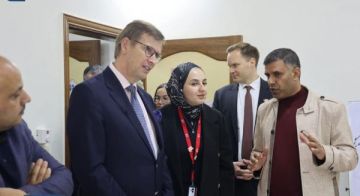 السفير الألماني يزور جمعية جبل زمزم في المفرق السفير الألماني يزور جمعية جبل زمزم في المفرق