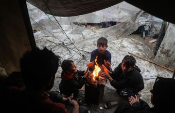 اليونيسف تحذر من تفشي الأمراض بين أطفال غزة اليونيسف تحذر من تفشي الأمراض بين أطفال غزة