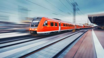 السعودية وقطر توقعان اتفاقية لإنشاء قطار سريع يربط الدولتين