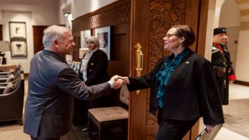 الملك يشدد على تكثيف المساعي الدولية لتحقيق الاستقرار في المنطقة