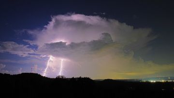 الأرصاد تحذر من خطر تشكل السيول واحتمالية حدوث عواصف رعدية