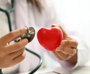 طبيب يحذر: 5 أدوية يومية تلحق الضرر بقلبك طبيب يحذر: 5 أدوية يومية تلحق الضرر بقلبك