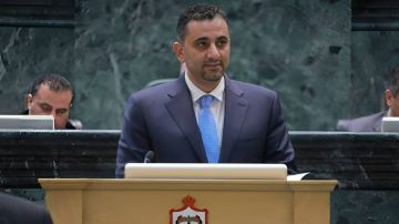 النائب خالد أبو حسان يطالب بإنشاء مطار تجاري وشبكة قطار حديثة في إربد النائب خالد أبو حسان يطالب بإنشاء مطار تجاري وشبكة قطار حديثة في إربد