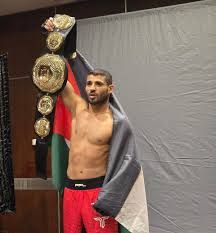 الرقيب نورس ابزاخ يتوج بطلا لوزن البانتام ببطولة المقاتلين المحترفين